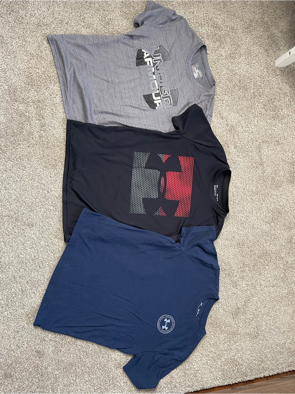 Under Armour boys Short Sleeve Tees - Black, Gray, Navy